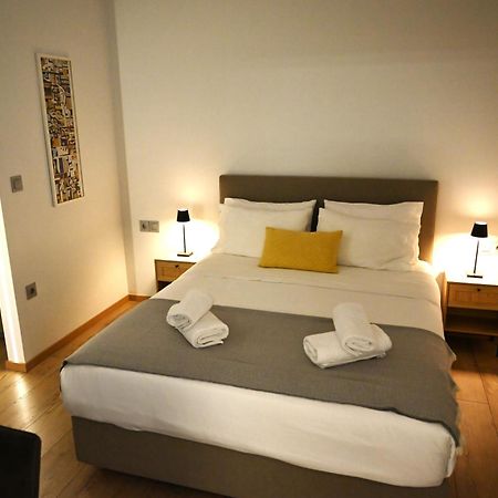 Minimal Apartment On The Shadow Of The Acropolis Афіни Екстер'єр фото