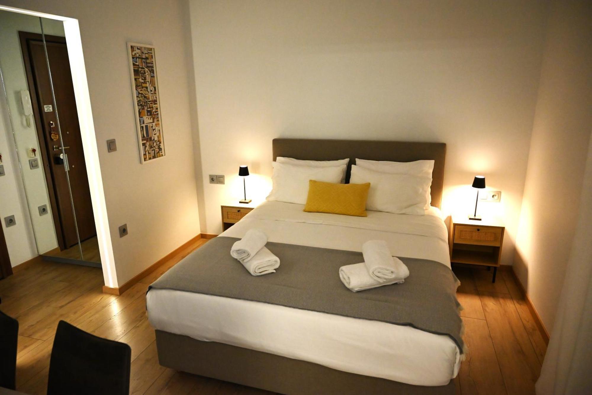 Minimal Apartment On The Shadow Of The Acropolis Афіни Екстер'єр фото