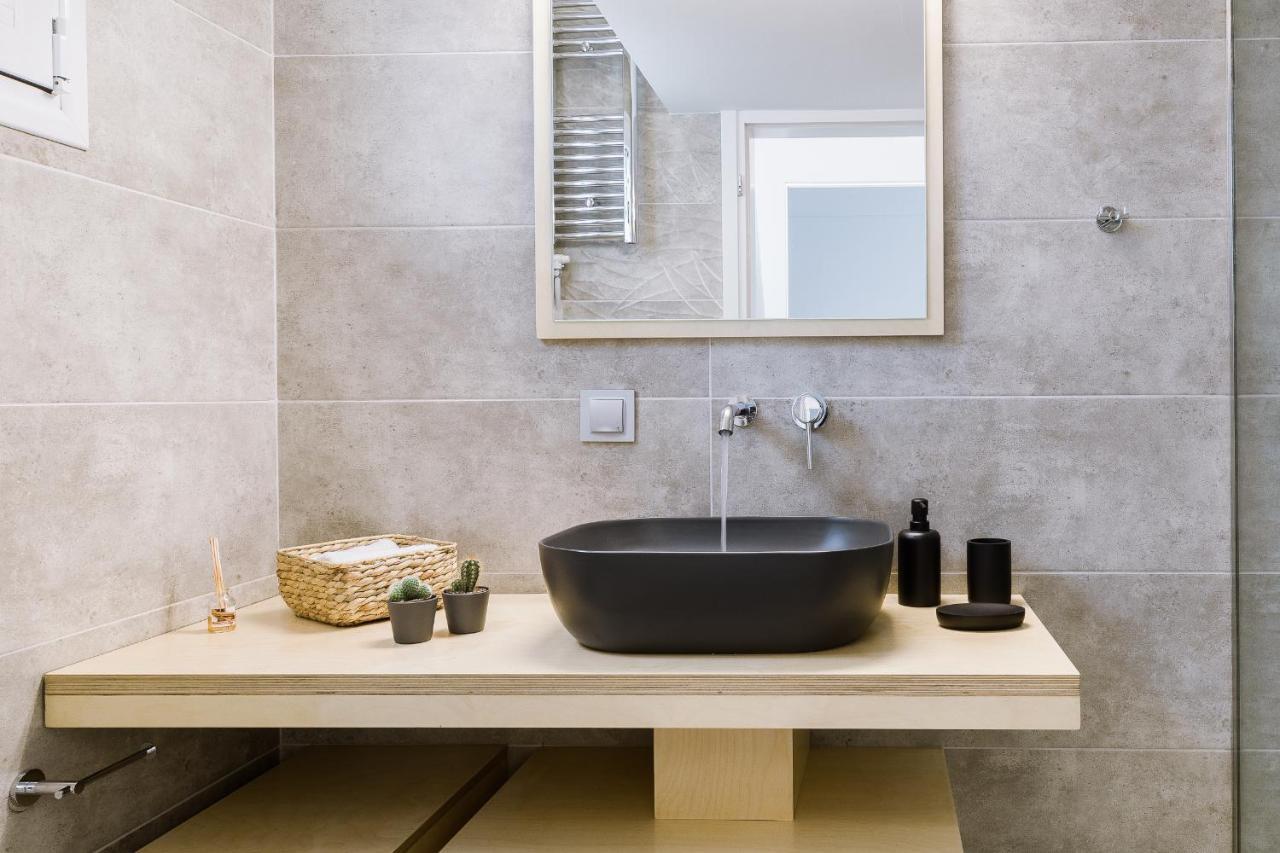 Minimal Apartment On The Shadow Of The Acropolis Афіни Екстер'єр фото