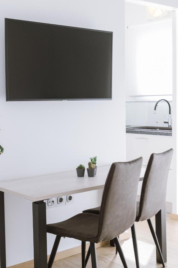 Minimal Apartment On The Shadow Of The Acropolis Афіни Екстер'єр фото