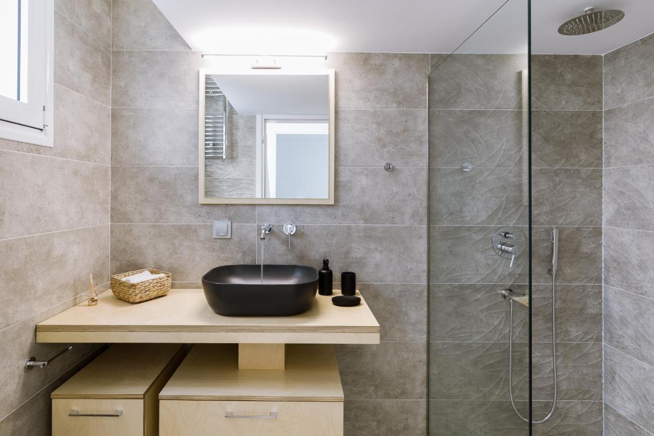 Minimal Apartment On The Shadow Of The Acropolis Афіни Екстер'єр фото